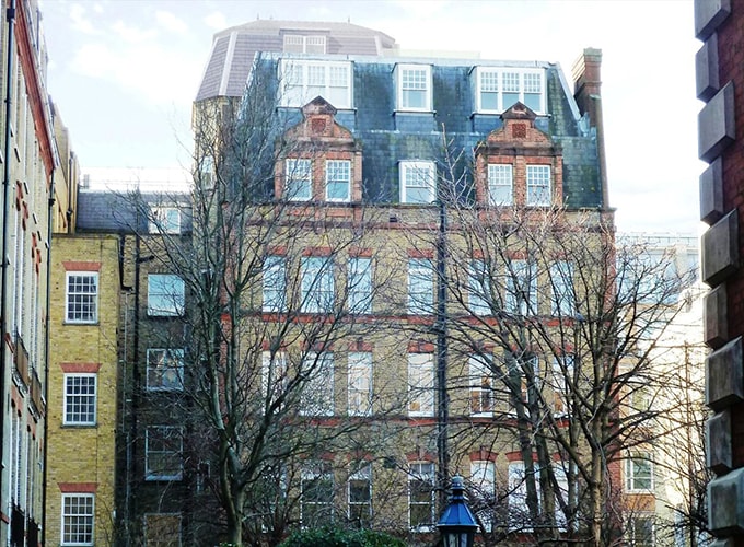 St Paul's churchyard facade